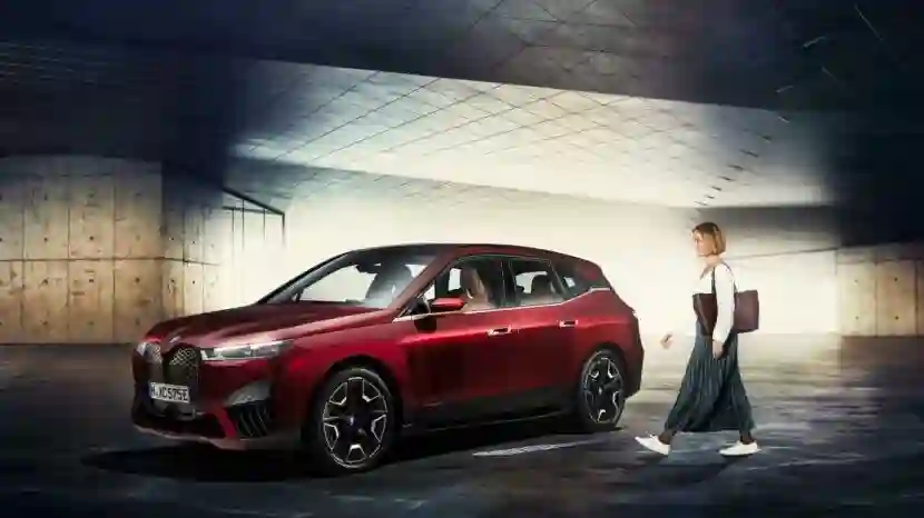 BMW iX можно будет открыть обновленным цифровым ключом Digital Key Plus