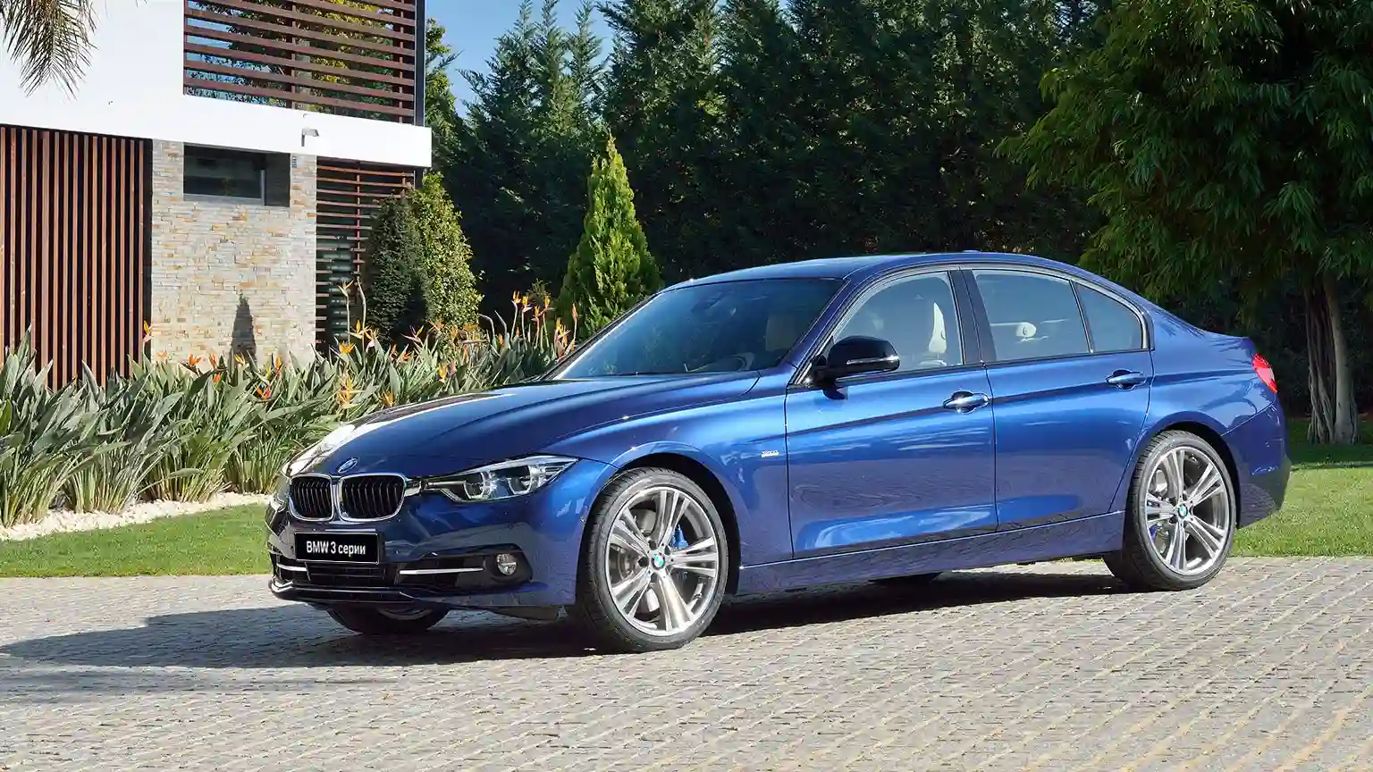 АРМАДА ОБЪЯВЛЯЕТ ЦЕНЫ НА НОВЫЙ BMW 3 СЕРИИ.