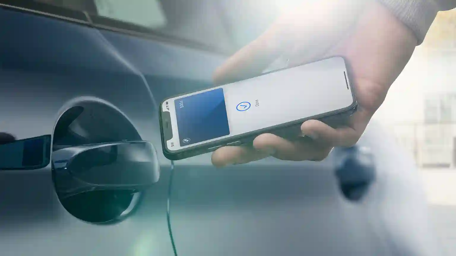 BMW Group первым в мире представил Digital Key для iPhone.