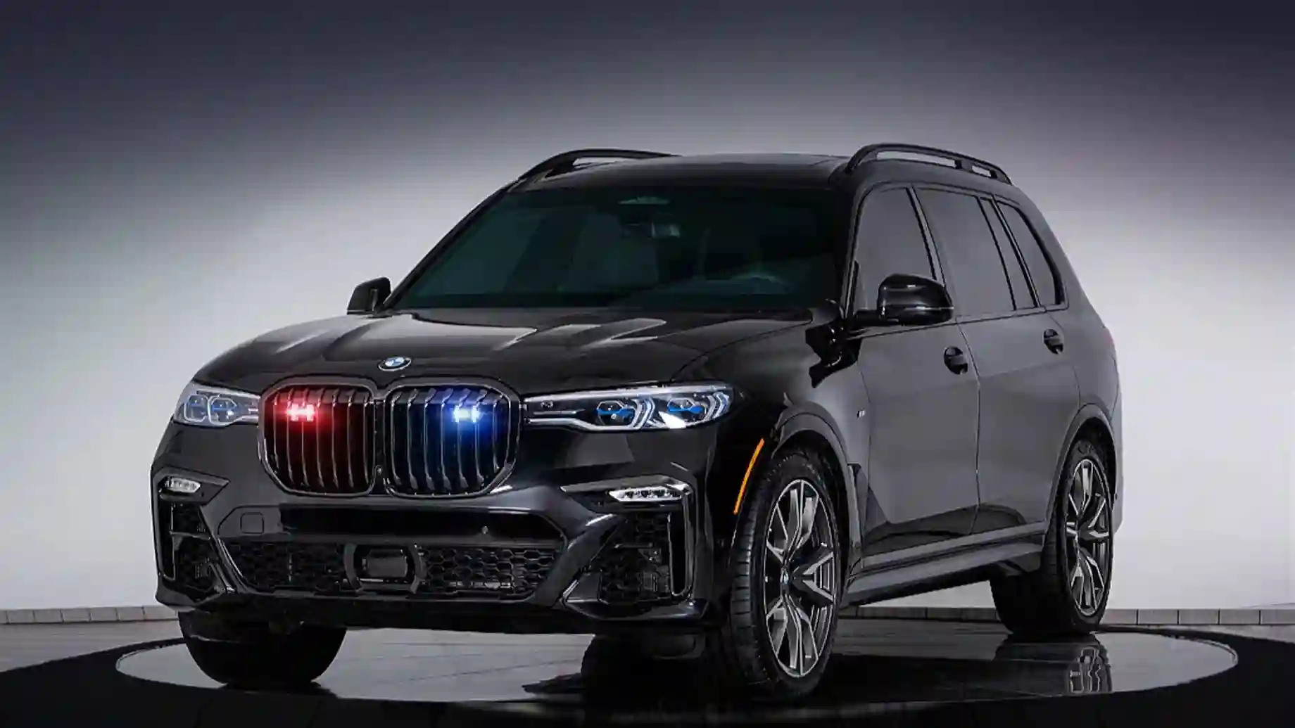 Бронированный BMW X7 M50i от ателье Inkas.